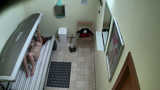 4. Download full pics of Hairy MILF in the Solarium—Unaware from czechsolarium.com