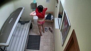 2. Download full pics of 巨乳の18歳が丸見え from czechsolarium.com