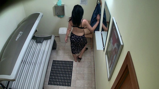 2. Download full pics of MILF in Solarium—Caught Unaware from czechsolarium.com