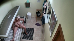 3. Download full pics of Busty Granny Exposed in the Solarium from czechsolarium.com