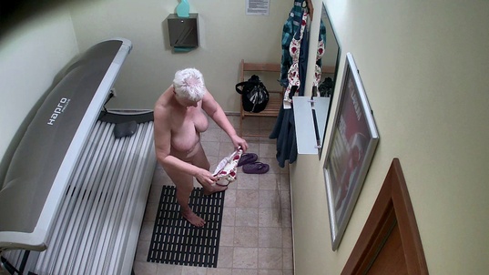 6. Download full pics of Busty Granny Exposed in the Solarium from czechsolarium.com