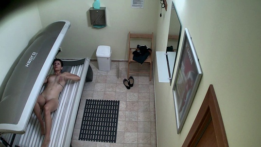 3. Download full pics of Brunettes Solarium-Enthüllung from czechsolarium.com