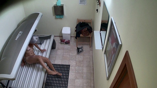 6. Download full pics of Teen in Solarium—Caught Unknowingly from czechsolarium.com