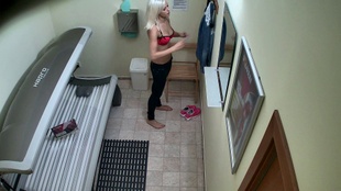 2. Download full pics of 18 y/o Beauty Exposed in the Solarium from czechsolarium.com