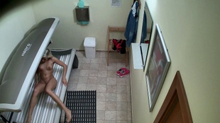 4. Download full pics of 18 y/o Beauty Exposed in the Solarium from czechsolarium.com
