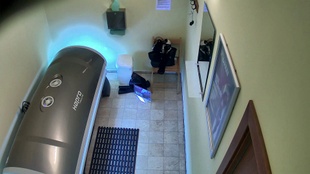 5. Download full pics of Morena safada exposta no solário from czechsolarium.com