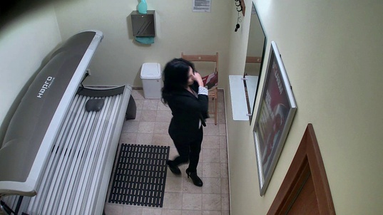 6. Download full pics of MILF’s Moment of Glory in Solarium from czechsolarium.com