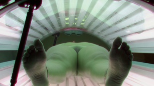 4. Download full pics of Hot Chick in Solarium—Filmed from czechsolarium.com