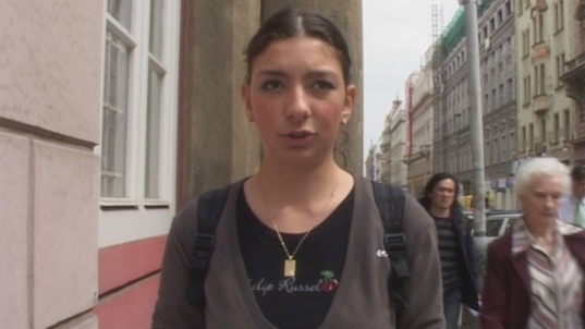 4. Download full pics of Public WC with Julie from czechstreets.com