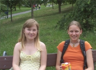 1. Download full pics of Anál na Petříně from czechstreets.com