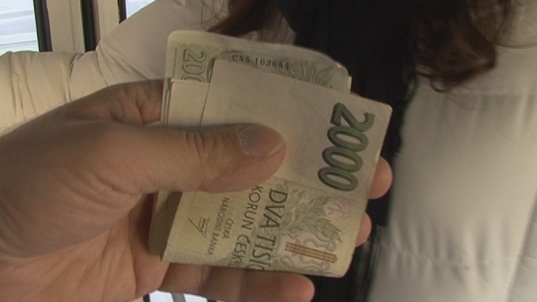 4. Download full pics of Secretary Petra from czechstreets.com