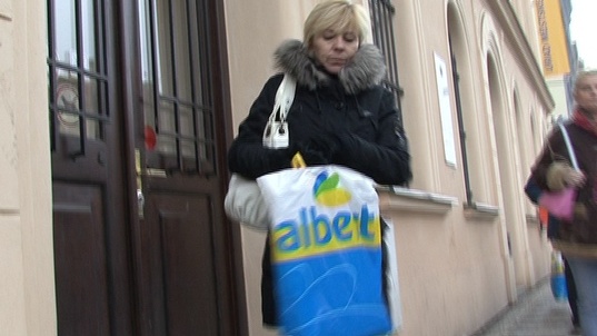 2. Download full pics of Mrs. Jitka really needs the cash from czechstreets.com