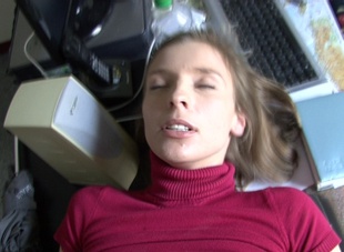 7. Download full pics of Diplomatin mit Sperma im Gesicht from czechstreets.com