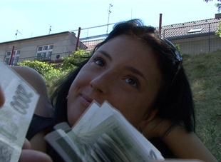 2. Download full pics of Test di fedeltà - Lucie from czechstreets.com