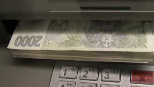 3. Download full pics of Martina squirts on the Main Train Station from czechstreets.com