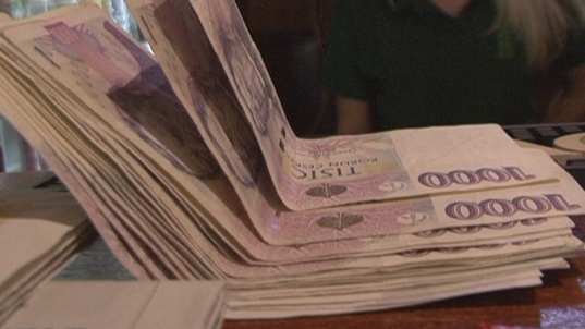 5. Download full pics of Squirting waitress from czechstreets.com