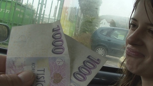 3. Download full pics of Naive 18 y/o from czechstreets.com