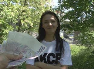 5. Download full pics of Kráska v akci from czechstreets.com