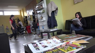 1. Download full pics of Coiffeur de 18 ans from czechstreets.com