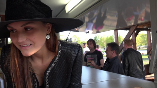 1. Download full pics of Bruja tetona from czechstreets.com