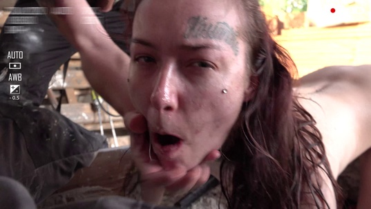 6. Download full pics of Extremely Dirty Hole from extremestreets.com