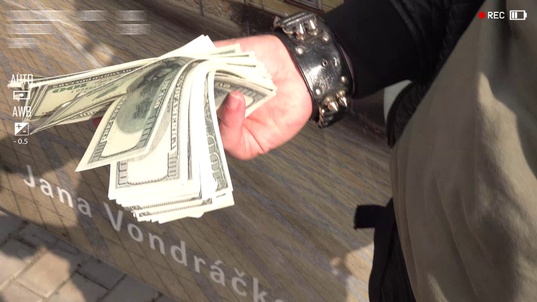 3. Download full pics of 自私的妓女 from extremestreets.com