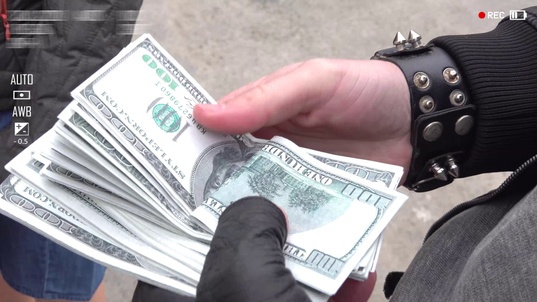 4. Download full pics of iPhone in Vagina for 10k USD from extremestreets.com