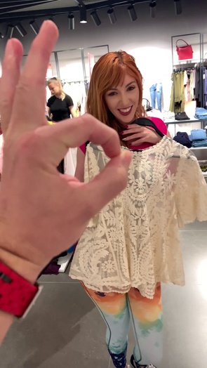 5. Download full pics of Lauren Philips naked in a mall from glaminogirls.com