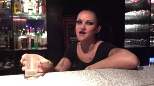 4. Download full pics of Freak house: Шлюха с тремя сиськами from horrorporn.com