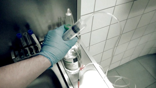 4. Download full pics of Roswell UFO from horrorporn.com