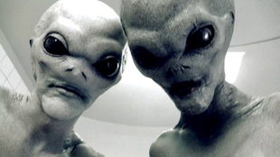 6. Download full pics of Roswell UFO from horrorporn.com