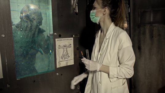 2. Download full pics of Cunthulhu from horrorporn.com