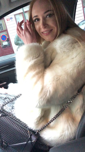 2. Download full pics of Model from your dreams from lifepornstories.com