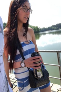 1. Download full pics of Skønhed ved vandet from lifepornstories.com