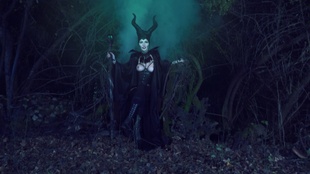 2. Download full pics of Maléfique from movieporn.com