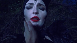 3. Download full pics of Maléfique from movieporn.com