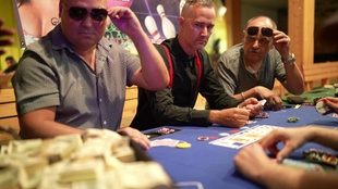 8. Download full pics of Vitória perversa no pôquer from perversefamily.com