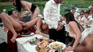 2. Download full pics of 毛茸茸女侍被肛交 from perversefamily.com