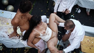 6. Download full pics of 毛茸茸女侍被肛交 from perversefamily.com