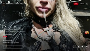 3. Download full pics of 巨大的假阳具 from perversefamilylive.com