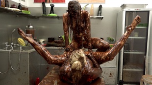 8. Download full pics of Fisting anal com os pés from powerfetish.com