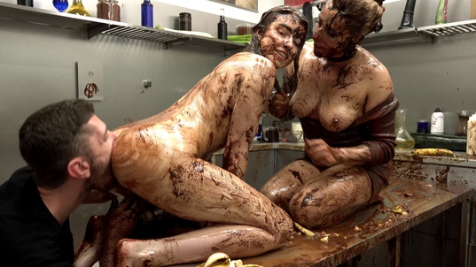 8. Download full pics of Dirty Whore on Chain from powerfetish.com