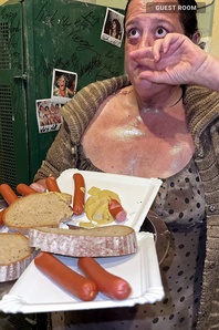 5. Download full pics of Day 1 - Room Tour from r51.com