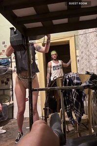 10. Download full pics of Day 1 - Room Tour from r51.com