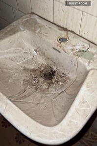 12. Download full pics of Day 1 - Room Tour from r51.com