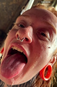 2. Download full pics of День 4 —  Мочиться в глаза from r51.com