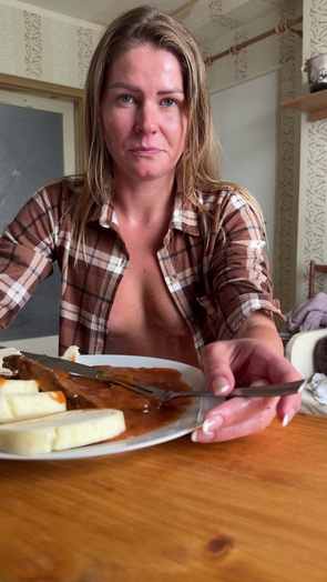 1. Download full pics of Toes on the table😋 from selfiefetish.com