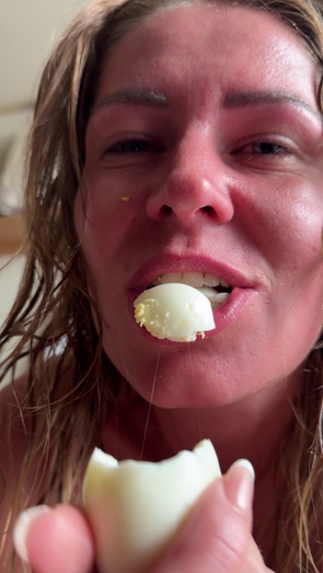 6. Download full pics of Boiled Egg in my Cunt 🥚 from selfiefetish.com