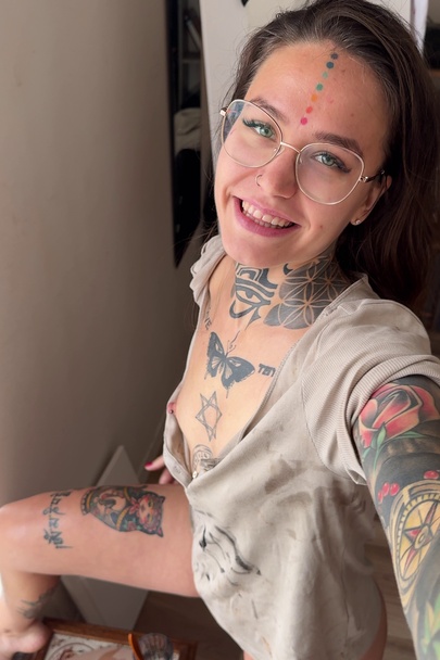 Piss Painting 👩🏻‍🎨