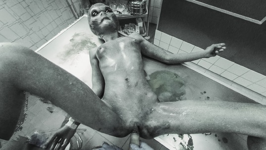 2. Download full pics of Roswell UFO in 180° from xvirtual.com